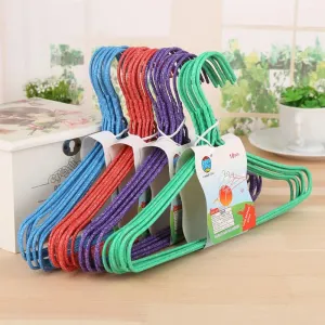 7 PIECES METAL HANGERS