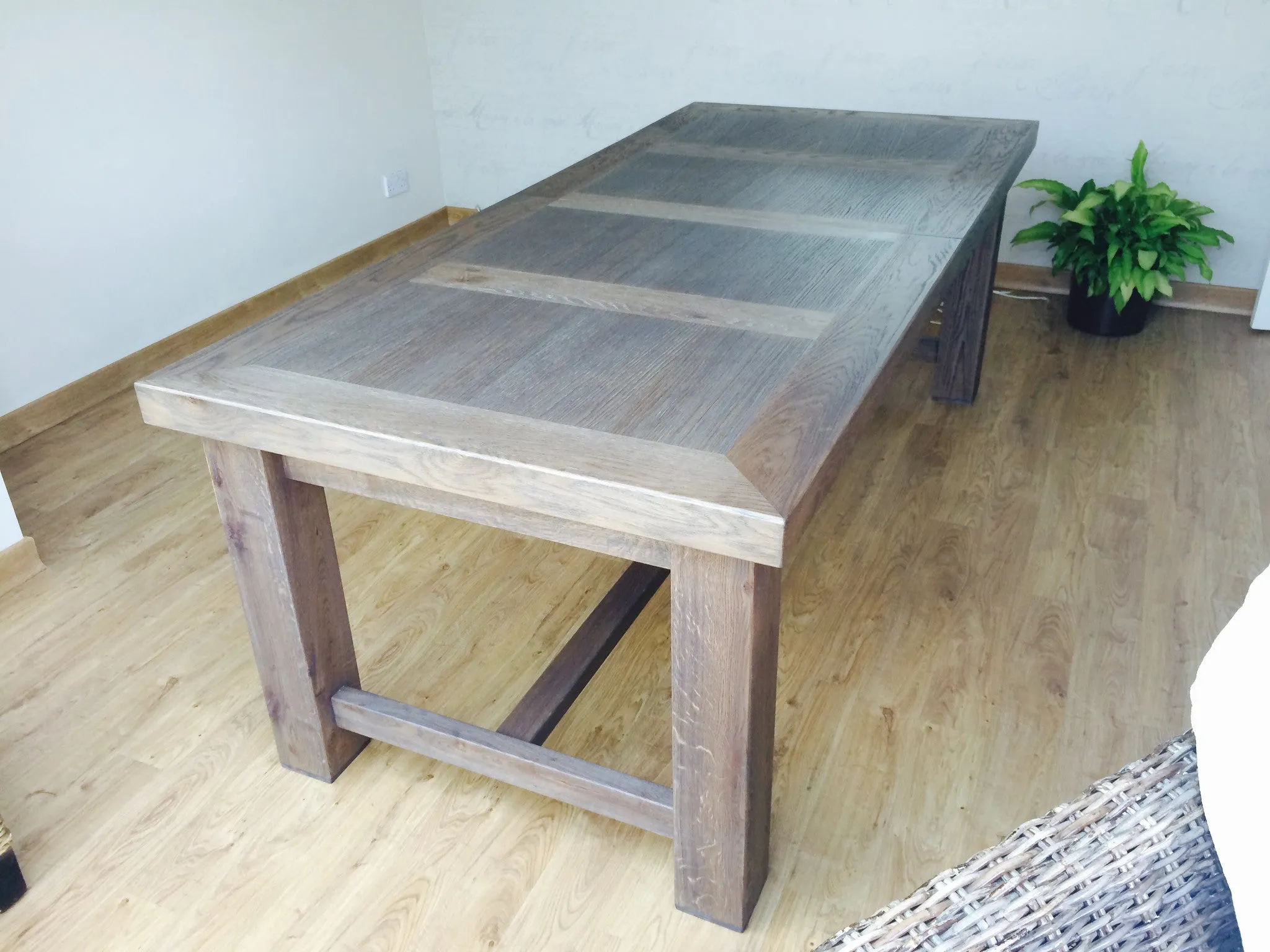 Hampton Oak Extending Dining Table