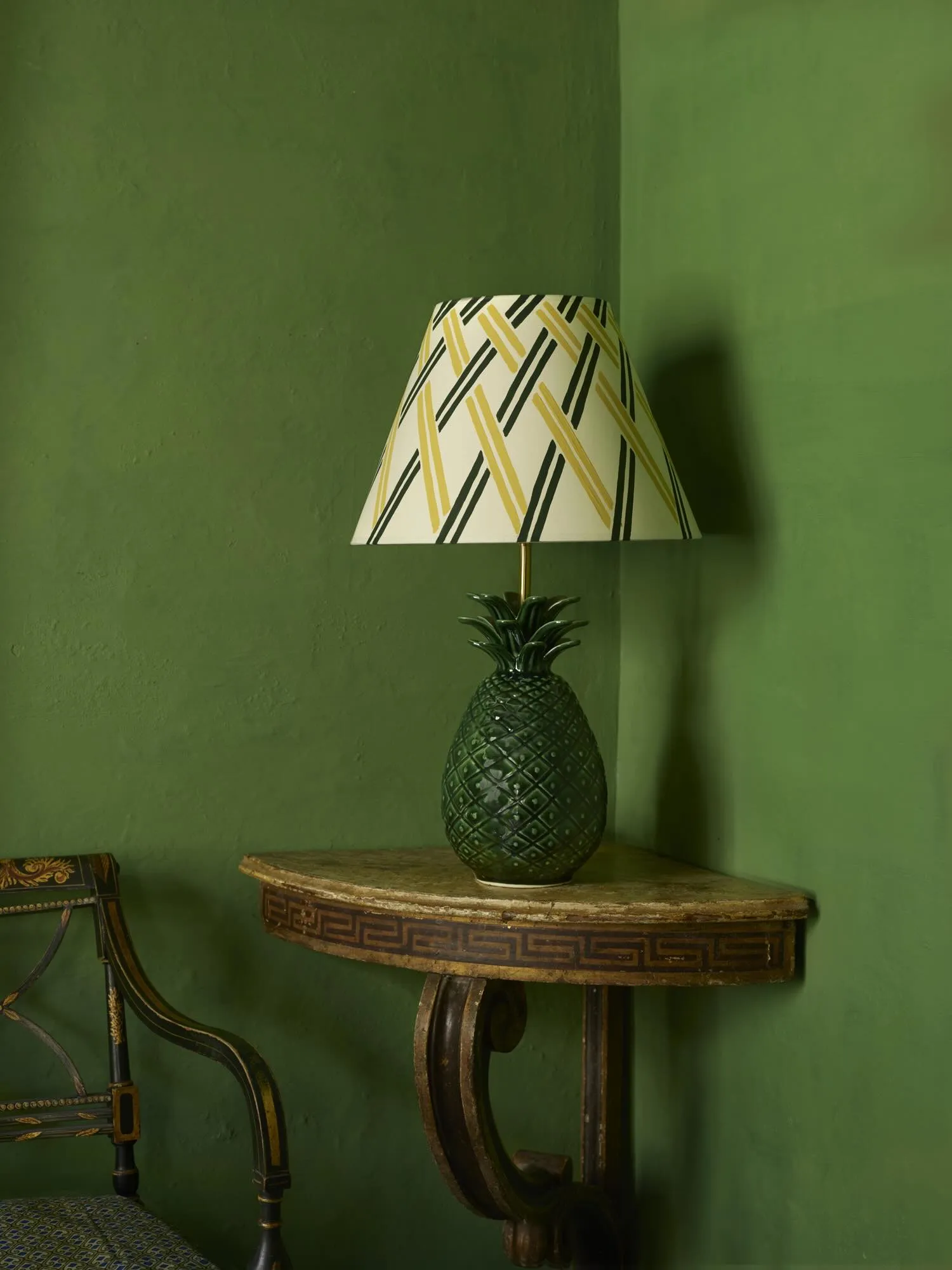 Small Emerald Green Pineapple Lamp